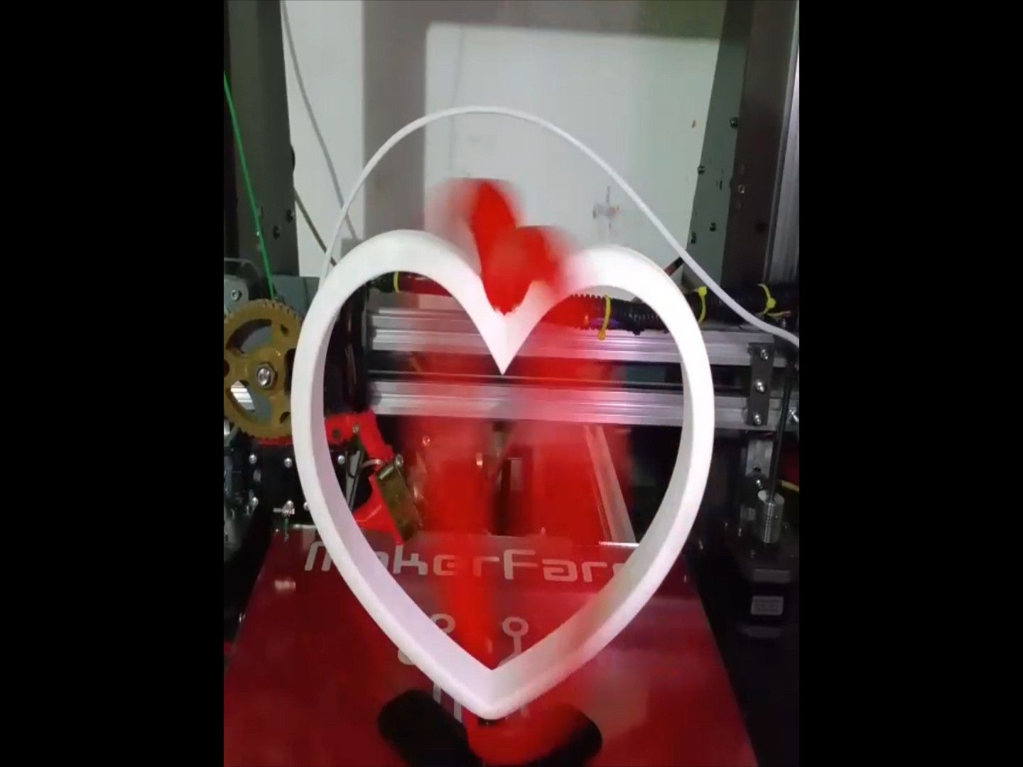 spinning_heart088.jpg Archivo STL gratis Valentine spinning heart Photo holder・Objeto de impresión 3D para descargar, ImmersedN3D