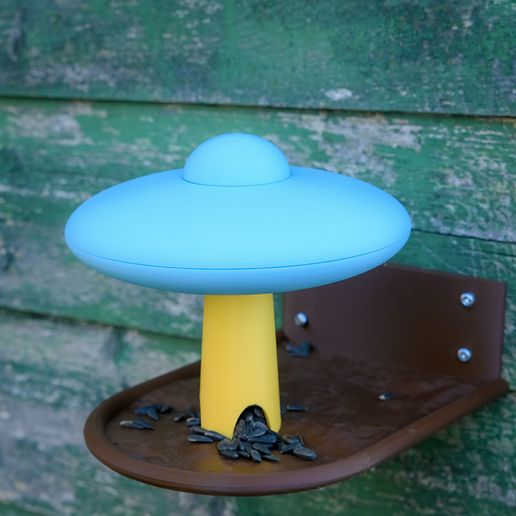 👽 Alien Invasion Flying Saucer UFO Bird Feeder・ STL File for 3D ...