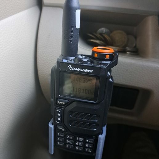 ae958a52-c39c-4ffa-b4e4-98b831d3adfe.jpg Autohalterung für UV-K5 und seine Variante