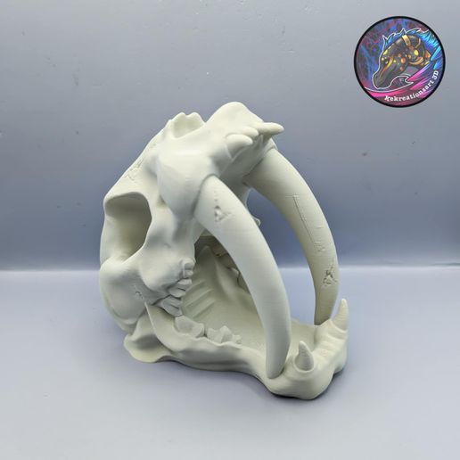 3b0171a0-45c8-425c-a5b6-d8c6aa012595.jpg Sabertooth Skull Dice Tower