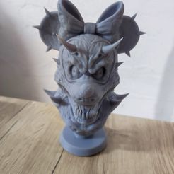 Horrible Minnie bust