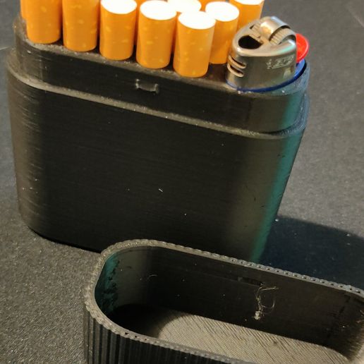 IMG20240423182816.jpg Cigarette box with lighter compartment