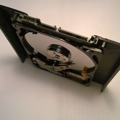 WP_20160917_16_31_23_Pro.jpg Fichier STL gratuit Rail Disque Dur 2.5 3.5・Design imprimable en 3D à télécharger
