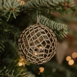 _MG_9773.jpg Voronoi Christmas balls in a set of 3 sizes