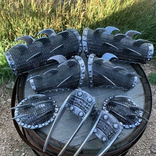 380732692_1261666054453645_6310214994576570363_n.jpg TMNT Shredder Armor from the 1990 movie accurate