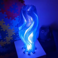 20200127_175036.jpg Fichier STL gratuit Vase/lampe bleue・Objet imprimable en 3D à télécharger
