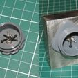 Cont2.jpg Container (PET thread) w/magnet for tiny screws