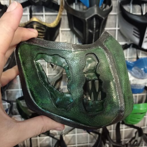IMG_20211124_081819.jpg Reptile mask from Mortal Kombat