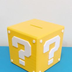03.jpg Super Mario family piggy bank - Question Block