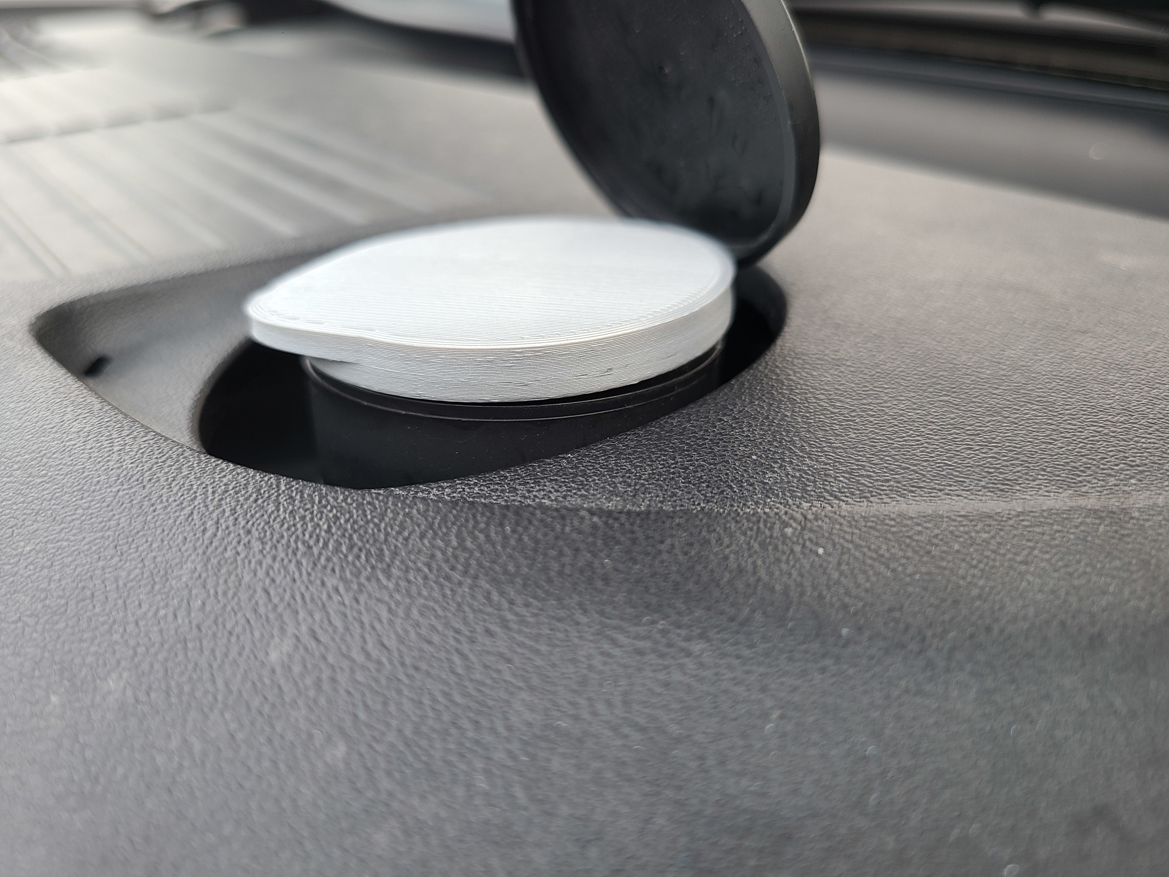 STL file Tesla Washer Fluid Fill Cap・3D printing design to download・Cults