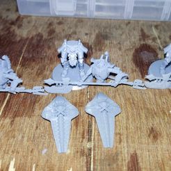 [Tabletop Minis - PRESUPPORTED] Grimdark Necro Lich Guard