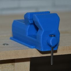 container_scale-1-10-vice-3d-printing-163664.jpg Файл STL Scale 1/10 vice・Дизайн 3D принтера для загрузки