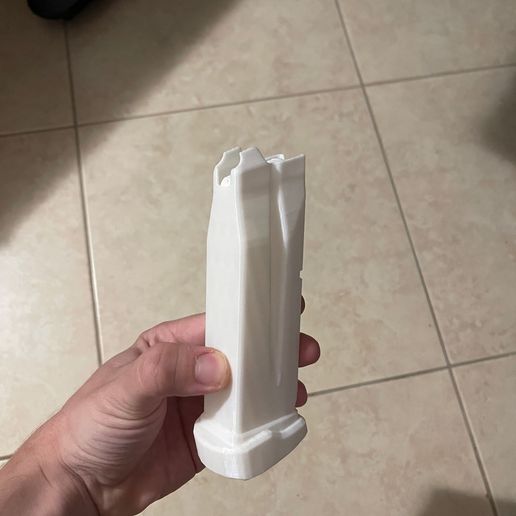 462540764_1678611912684103_8589936379703732719_n.jpg Militech Ticon - 2077 Gun