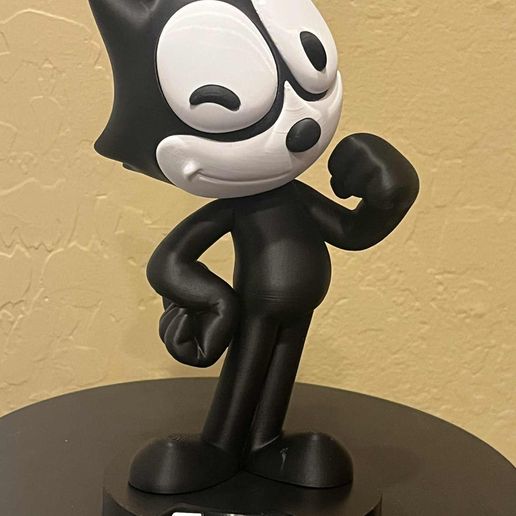 3e5d66bd-1622-4e6a-98e8-ec3f60b9f2a2.jpg Estatua del Gato Félix Multipartes Multicolor