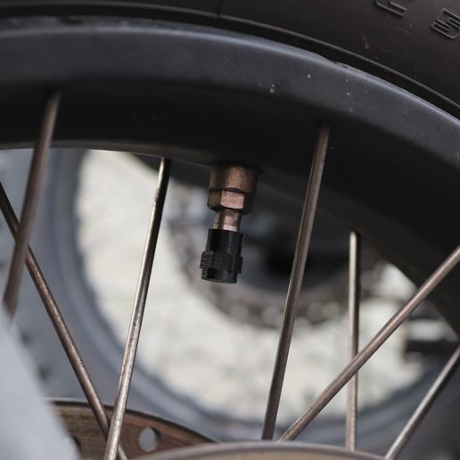 IMG_0221.JPG tire valve