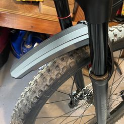 03.jpg Free STL file Mud Guard for Rock Shox 35・Design to download and 3D print