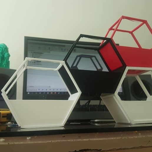 🪴 Stackable Planter Box (Hexa Planter)・ STL File for ・Cults