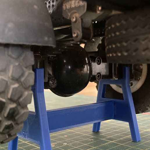 IMG_9026.jpg Modellständer, tamiya, Ständer für das Servicemodell