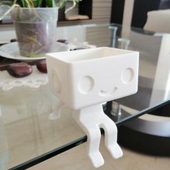 IMG_20190712_135940.jpg Fichier STL gratuit Pot à tête carrée et tirelire Happy Square Head・Design pour impression 3D à télécharger