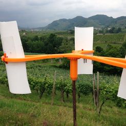 foto_1.jpg Free STL file Vertical Axis Wind Turbine・3D printing design to download