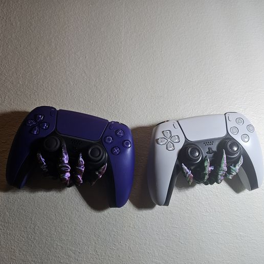 20250413_160441.jpg Dualshock 5 (Playstation 5 controller) wall holder.