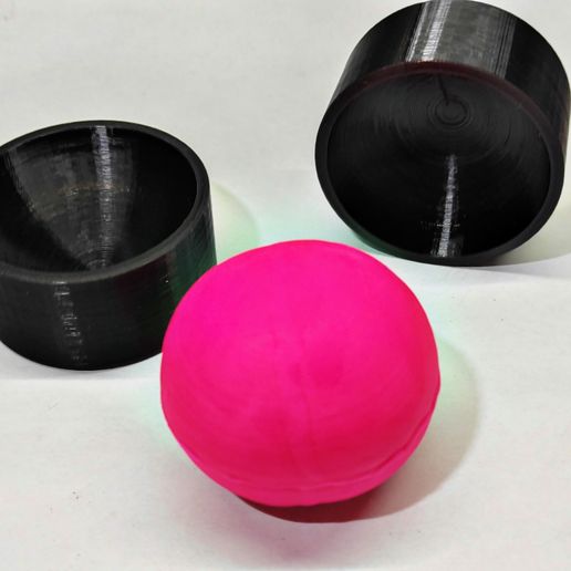 Picsart_22-01-24_15-57-57-979.jpg Bath bomb and solid shampoo presses