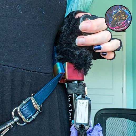 454873364_521953350194143_8188668154729215987_n.jpg Clip para bastón manos libres sin imán + Clip para bastón ajustable