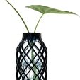 FullSizeRender 8.jpg Archivo STL PET Bottle Vase・Modelo para descargar y imprimir en 3D