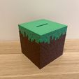 E513C374-0C47-49C3-BB0E-CC38A6C89637.jpeg 3D file Minecraft Grass Block Piggy Bank・3D printing template to download