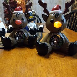 Rudolph Pal, un mignon renne de Noël avec un nez brillant