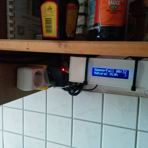 IMG_20141106_085044.jpg customizable Socket Outlet Mount / Anpassbare Steckdosenleistenhalter