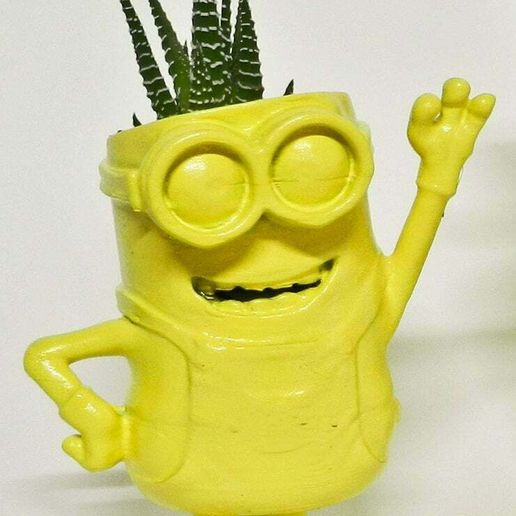 006-2-2.jpg Minion hole waving flower pot planter