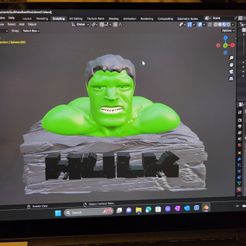 20231021_232152.jpg Hulk bust