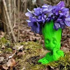 imgonline-com-ua-CompressToSize-KnHuoA5eEFb4Y.jpg Baby groot small tall vase for small flowers