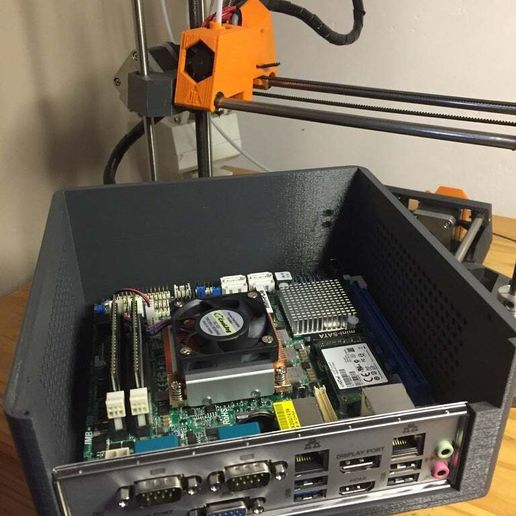 IMG_0280.JPG Ein einfaches kundenspezifisches Gehäuse für ein Mini Itx Motherboard