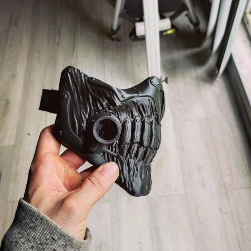 KwWwbVucljU.jpg IMMORTAN JOE MASK