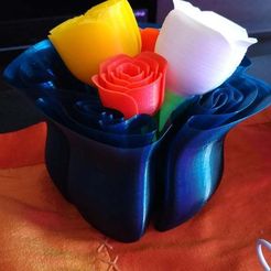 IMG_20181012_160230.jpg Fichier STL vase avec des roses・Modèle à télécharger et à imprimer en 3D