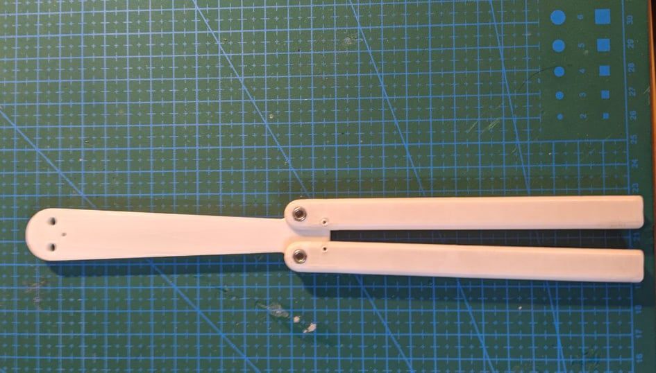 descargar-archivo-stl-squiddy-balisong-dise-o-para-imprimir-en-3d-cults