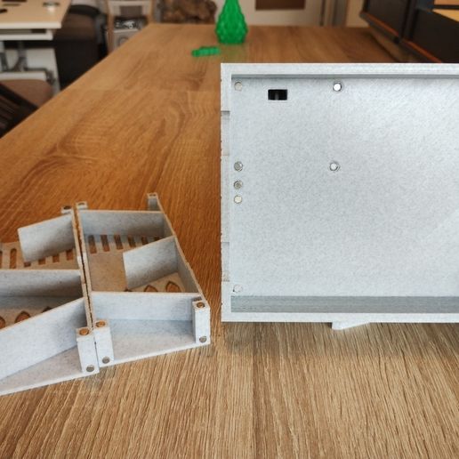 3d5705e6-091e-4281-8392-4b44eead64af.jpg Tour de dés DnD - Personnalisable !