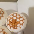 bee.jpg Bath Bomb Mold Round and Indent Set