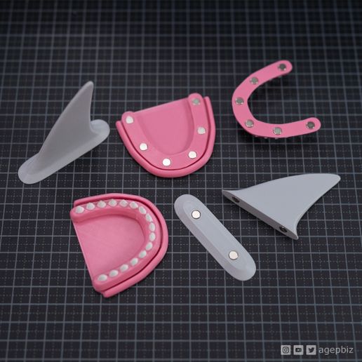 shark_sock_puppet_instagram_02.jpg Télécharger fichier STL gratuit Accessoires de la marionnette chaussette requin • Design imprimable en 3D, agepbiz