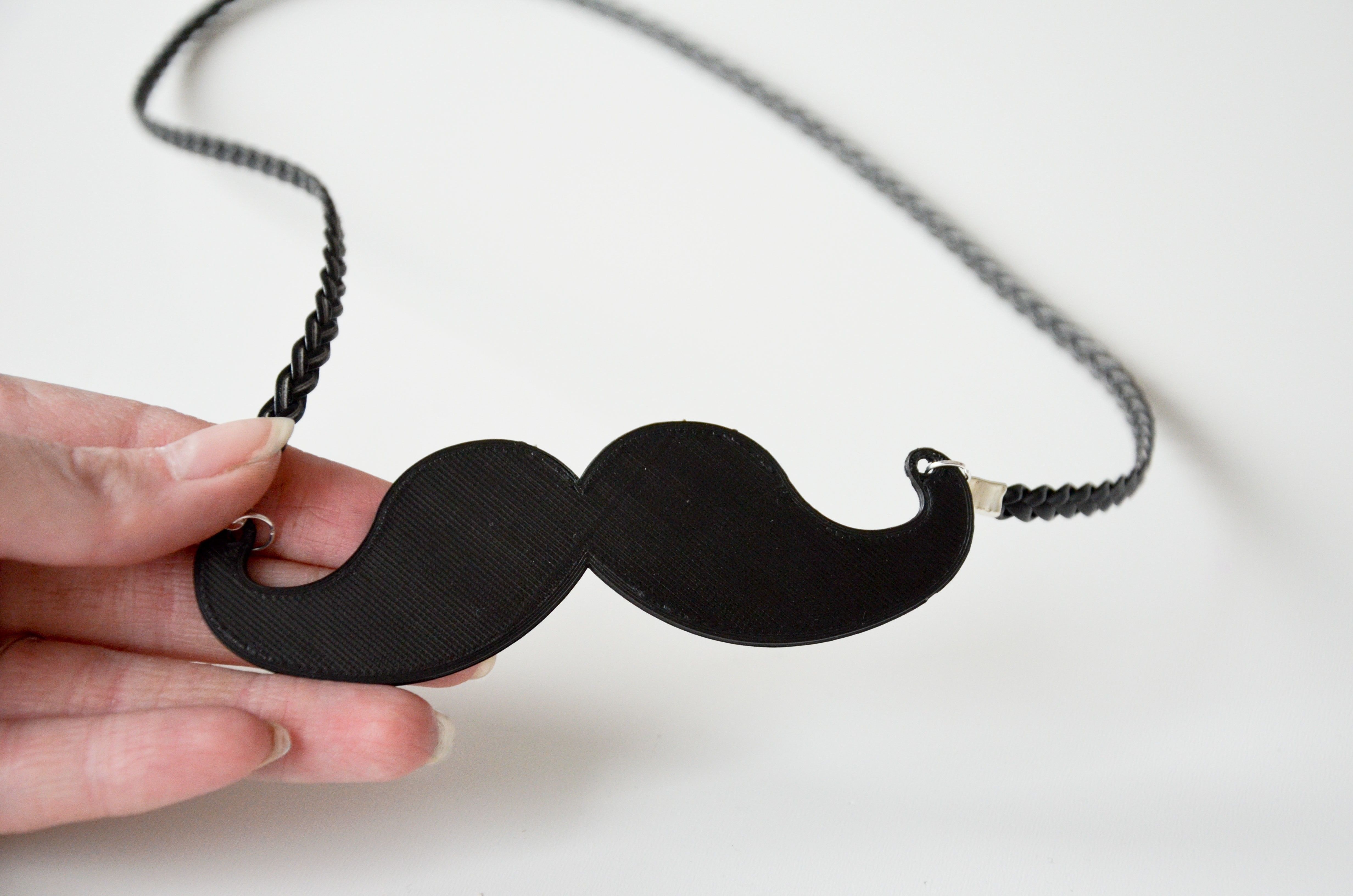 1.jpg Free STL file Moustache necklace・3D printer model to download, LordTailor