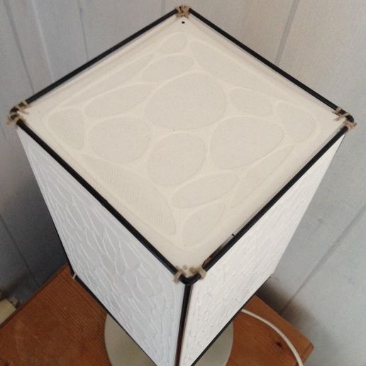 ab1f8190b8199cf57ce8a62e94eb56c2_display_large.jpg Lamp Voronoi