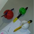 00.JPG Spherical pencil holder / Boule porte crayon