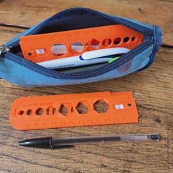 mise en situation.jpg STL file Multi-trace multifunctional tool for the school・3D print object to download
