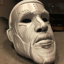 283967734_550906976609768_4379165282678438476_n.jpg Fichier STL Yesus Ye Kanye West Yeezy Sneakerhead・Plan pour impression 3D à télécharger