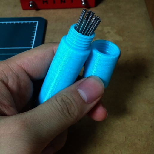 Capture_d_e_cran_2016-02-29_a__11.29.13.png Etui für Nadeln