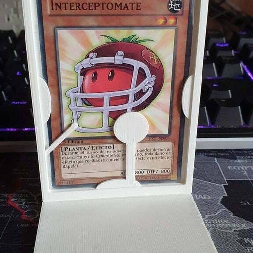 20201009_121636.jpg Blauäugiger weißer Drache mit Ständer