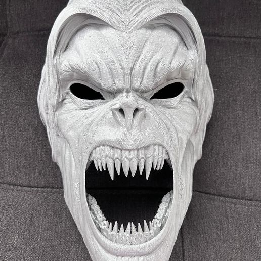284830245_318272647137663_6110087481144137425_n.jpg Morbius Marvel Film Vampir Maske
