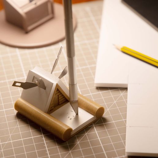 Insta_base-portrait_BQ.jpg Scalpel holder